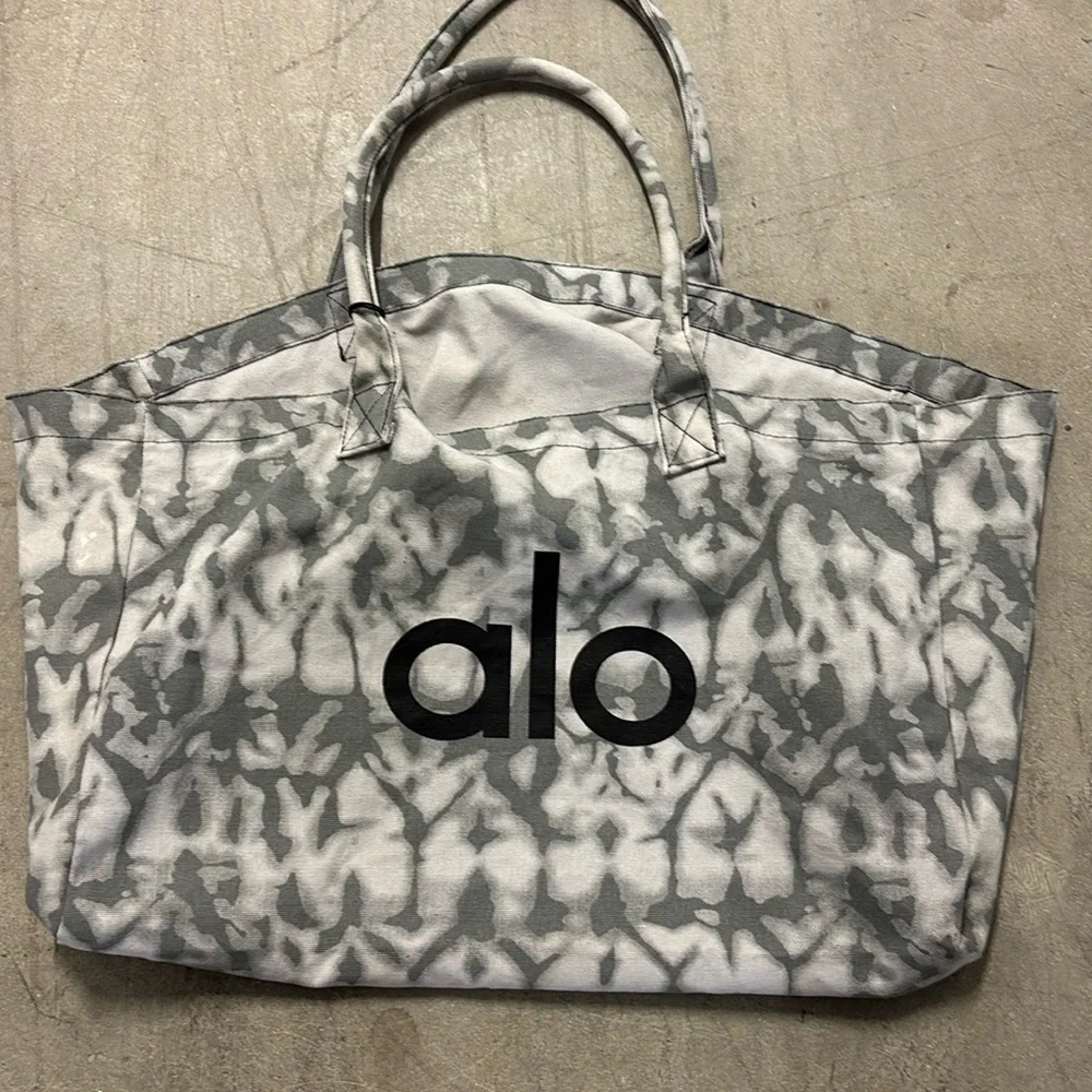 Alo Yoga Shopper Tote Bag Gray Tie Dye Large Gym Cotton Canvas Oversized Beach
